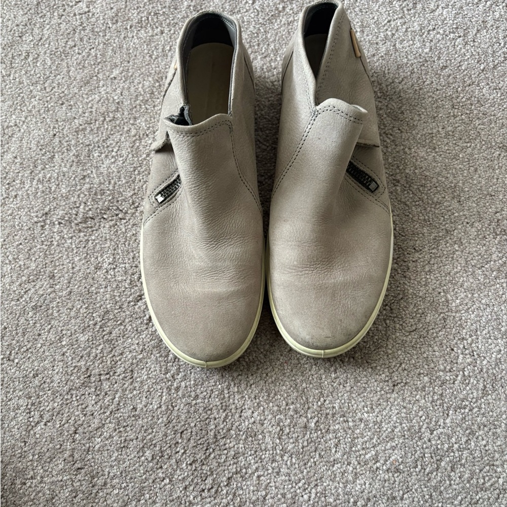Ecco Women's Slip-On Loafers in Taupe Leather